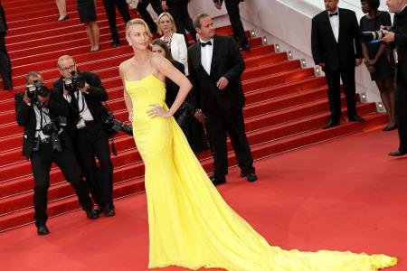 Auf dem Filmfestival in Cannes stahl sie allen die Show: Charlize Theron warf sich für die Vorführung ihres Films 