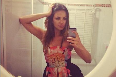 Schnell noch ein Styling-Tipp vom Hotelbad aus an die Fans via Instagram gesendet: 