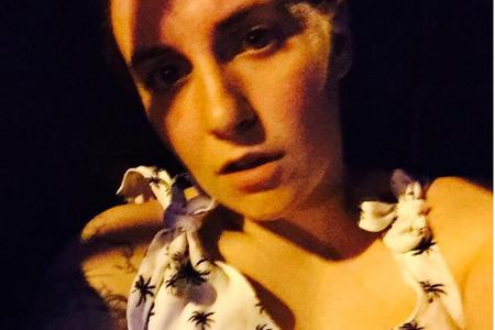 Und noch eine Lena mit trendigem Tropical-Print: 