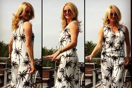 Wer hat hier wen zum Style-Vorbild genommen? Auch Frauke Ludowig (51) trägt in diesem Sommer Tropical-Print in schwarz-weiß....