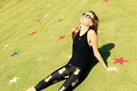 Im Sommer wird das Work-Out schnell zum Sonnenbad. Umso wichtiger ist es, dass die Yoga-Pants süß aussehen. Behati Prinsloo ...