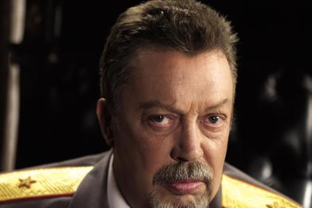 Schauspielveteran Tim Curry (69) ist in den real abgedrehten Zwischensequenzen des Echtzeitstrategietitels 