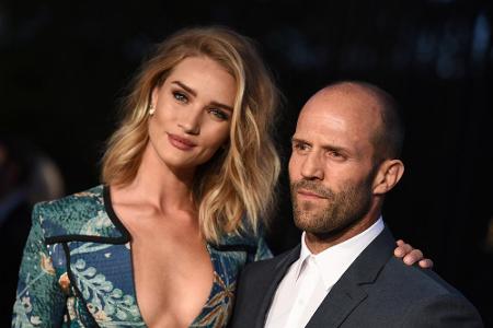 So ist auch Action-Held Jason Statham (48) einem ehemaligen Engel erlegen. Der Brite und seine hübsche Landsfrau Rosie Hunti...