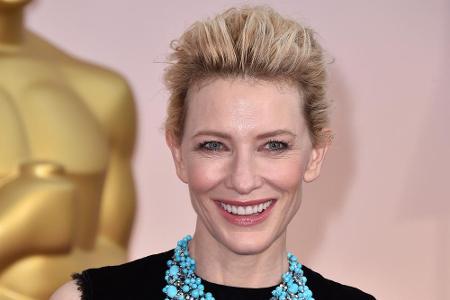 Zusammen mit ihrem Ehemann Andrew Upton (49) nahm Schauspielerin Cate Blanchett (46) im März 2015 ein kleines Mädchen namens...