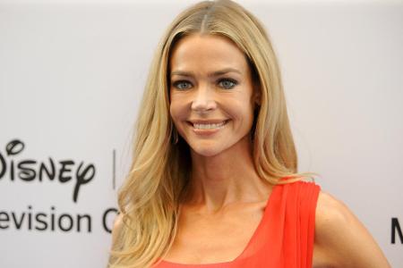 2011 adoptierte Denise Richards die kleine Eloise (3). Zuvor war sie von 2002 bis 2005 mit Charlie Sheen verheiratet gewesen...
