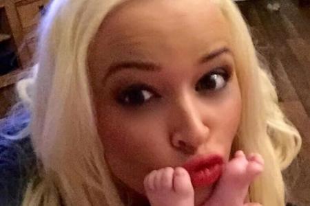 Ob Daniela Katzenberger (29) auch heute noch gerne Hühnerfrikassee isst? Ihre Tochter hat sie jedenfalls zum Fressen gern, w...