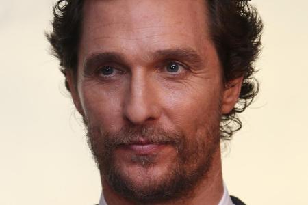 Heute wohnt Matthew McConaughey (46) lieber am Strand. Wenn er nicht gerade vor der Kamera steht, schwingt er sich gerne auf...