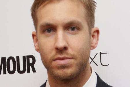 Außerdem ist Calvin Harris (31) ein erfolgreicher DJ, Sänger und Produzent. Für Schlagzeilen sorgt vor allem seine Beziehung...