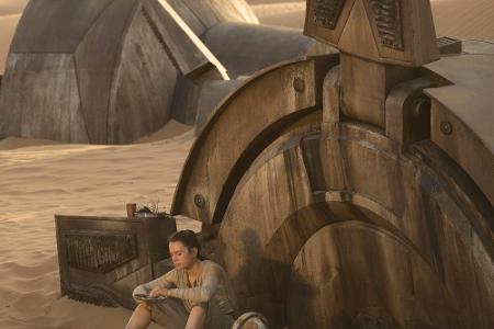 Zahllose Gerüchte ranken sich um Rey: Ist sie eine Skywalker - eventuell die Tochter von Han Solo und Leia oder gar Luke? - ...