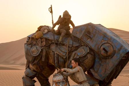 Rey scheint zumindest nicht nur BB-8 nahe zu stehen.
