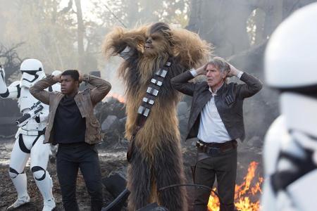 Zumindest scheint Han Solo aber eine aktive Rolle im Kampf gegen die 