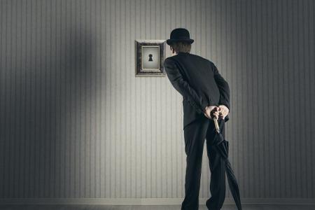Bleiben Sie neugierig. Das bedeutet nicht, dass Sie Ihrer Herzdame nachstellen sollen. Es bezieht sich auf alltägliche Dinge...