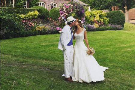 Drei gemeinsame Kinder haben sie schon, im Juli liefen Guy Ritchie (47) und Jacqui Ainsley (34) endlich gemeinsam in den Haf...