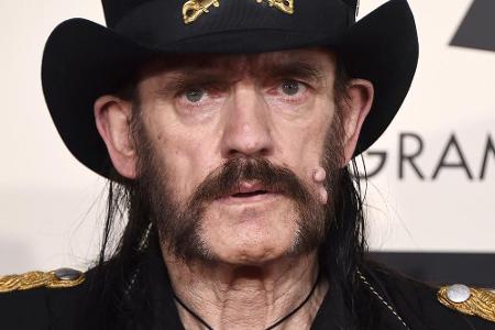 R.I.P Lemmy Kilmister. Der Motörhead-Frontmann ist im Alter von 70 Jahren verstorben. Erst wenige Tage zuvor war bei ihm Kre...