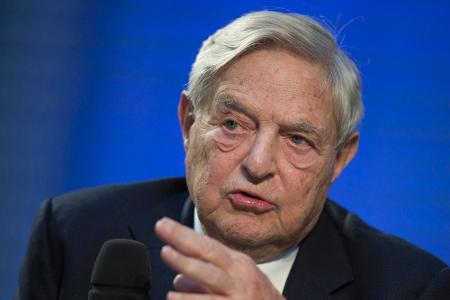 Der legendäre Finanzspekulant George Soros (85) übergab 100 Millionen Dollar aus seinem Vermögen an die Menschenrechtsorgani...