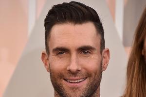 Adam Levine zeigt seinen Allerwertesten
