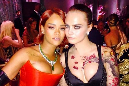 Stella McCartney postete auch ein Bild ihrer Tischkolleginnen Rihanna und Cara Delevingne