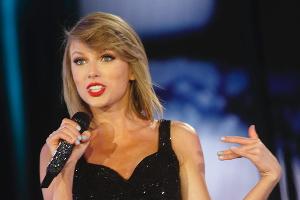 Fetischisten auf der Jagd nach Taylor Swifts getragenen Latex-Outfits