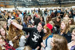 Tausende Fans feiern Youtube-Stars