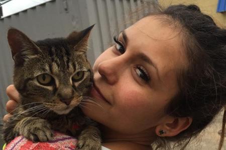 Nina Dobrev präsentiert ihren neuen Reisebegleiter auf Instagram Nina Dobrev präsentiert ihren neuen Reisebegleiter auf Instagram