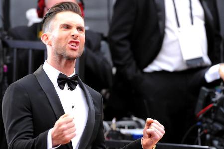 Wer will sich mit diesem Mann anlegen? Adam Levine bei den Oscars Wer will sich mit diesem Mann anlegen? Adam Levine bei den Oscars