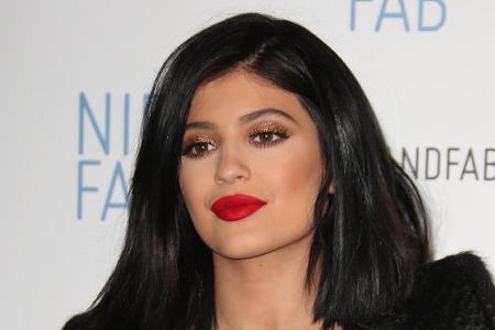 Diese roten Lippen sind nicht echt: Kylie Jenner hat nachhelfen lassen