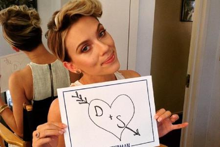 Scarlett Johansson hat eine Mitteilung zu machen