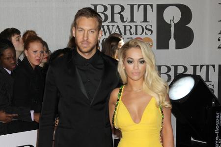 Beim gemeinsamen Auftritt anlässlich der Brit Awards 2014 wirkten weder Calvin Harris noch Rita Ora besonders glücklich Beim gemeinsamen Auftritt anlässlich der Brit Awards 2014 wirkten weder Calvin Harris noch Rita Ora besonders glücklich