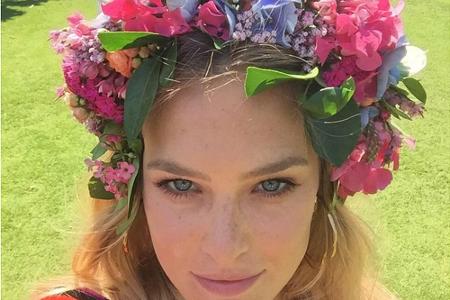 Sommerlicher Look bei Bar Refaeli