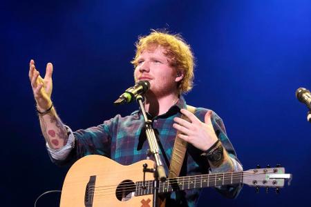 Ed Sheeran ist sich sicher, dass seine Haarfarbe seine Karriere fördert