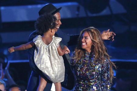 Glückliche Familie: Jay Z, Beyoncé und Tochter Blue Ivy könnten bald umziehen Glückliche Familie: Jay Z, Beyoncé und Tochter Blue Ivy könnten bald umziehen