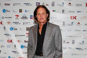 Hat Bruce Jenner jetzt Brüste?