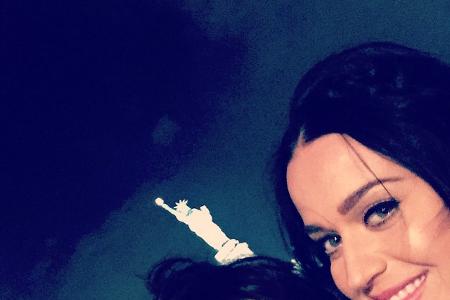 04 Kris Jenner httpsinstagram.comkrisjenner 11123721_1597928233784738_1295903913_n.jpg