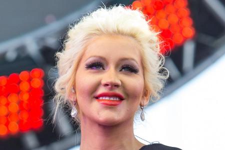 Christina Aguilera macht den Mitarbeitern bei Christina Aguilera macht den Mitarbeitern bei