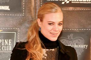 Larissa Marolt als Spielerfrau bei "Alarm für Cobra 11"