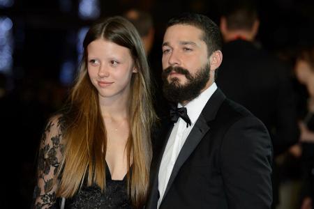 Verlobt? Mia Goth und Shia LaBeouf bei einer Filmpremiere im vergangenen Jahr Verlobt? Mia Goth und Shia LaBeouf bei einer Filmpremiere im vergangenen Jahr