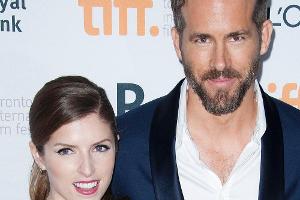 Anna Kendrick und Ryan Reynolds bei der Premiere von "The Voices" im September 2014
