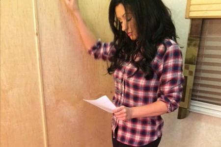 Die ehemals blonde Sängerin Christina Aguilera ist mit ihren neuen Haaren kaum wiederzuerkennen