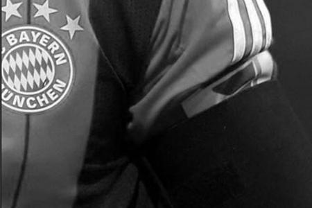 Schwarz als Farbe der Trauer beim FC Bayern München