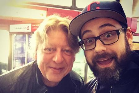 Walter Freiwald (l.) und Sido posieren für ihr gemeinsames Selfie Walter Freiwald (l.) und Sido posieren für ihr gemeinsames Selfie