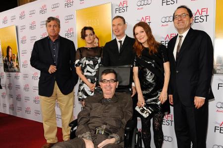 Der im Rollstuhl sitzende Regisseur Richard Glatzer umringt von seinem erfolgreichen 