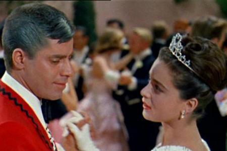 Jerry Lewis als Cinderfella, Hand in Hand mit seiner Traumfrau