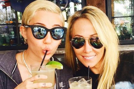 Mit Mutter Tish lässt es sich Miley Cyrus gutgehen Mit Mutter Tish lässt es sich Miley Cyrus gutgehen