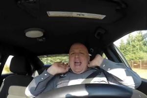 Singender US-Polizist  wird zur Youtube-Sensation
