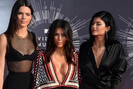 Die Schönheit liegt in der Familie: Von links Kendall Jenner, Kim Kardashian und Kylie Jenner bei den MTV Video Music Awards... Die Schönheit liegt in der Familie: Von links Kendall Jenner, Kim Kardashian und Kylie Jenner bei den MTV Video Music Awards...