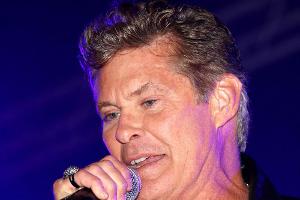 David Hasselhoff rockt das Brandenburger Tor