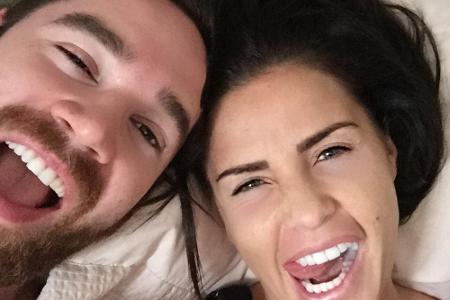 Keine Spur von Rosenkrieg: Katie Price und ihr Mann Kieran demonstrieren perfekte Harmonie Keine Spur von Rosenkrieg: Katie Price und ihr Mann Kieran demonstrieren perfekte Harmonie