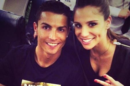 Hier lachen noch beide zusammen in die Kamera: Cristiano Ronaldo und Irina Shayk Hier lachen noch beide zusammen in die Kamera: Cristiano Ronaldo und Irina Shayk