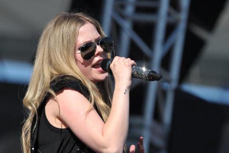 Avril Lavigne, hier bei einem Auftritt im Jahr 2013, will sich nach ihrer Krankheit nun wieder auf die Musik konzentrieren