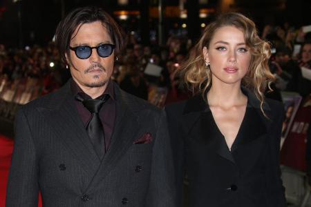 Sie sind ein hübsches Paar, doch anscheinend haben Johnny Depp und Amber Heard Eheprobleme Sie sind ein hübsches Paar, doch anscheinend haben Johnny Depp und Amber Heard Eheprobleme